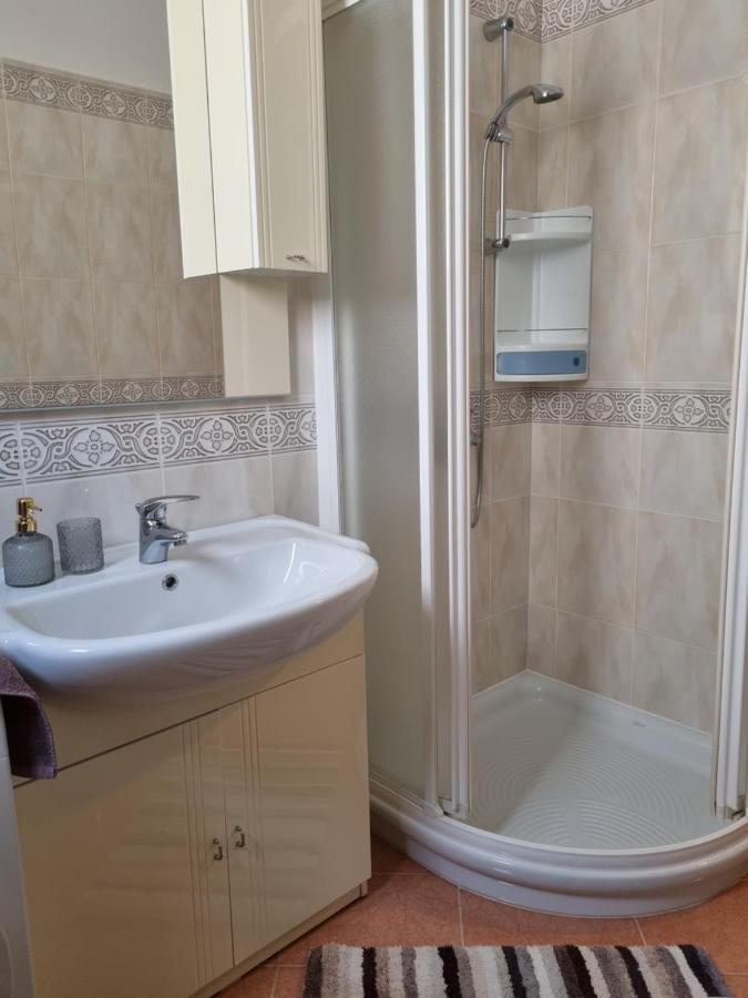 N&G Apartments Ровинь Экстерьер фото