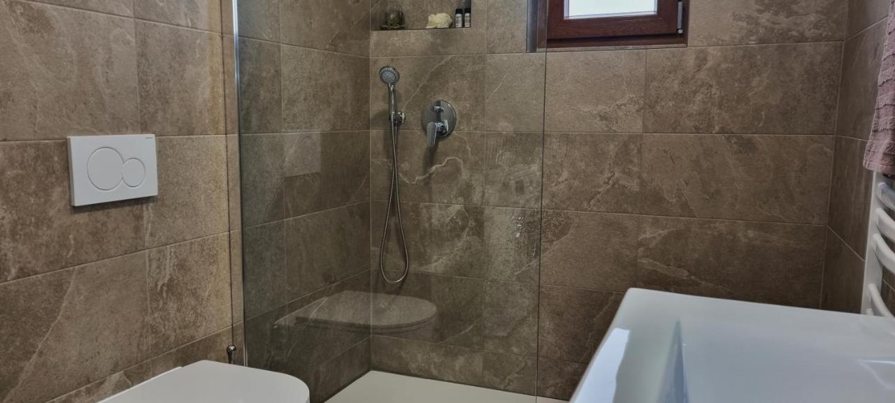 N&G Apartments Ровинь Экстерьер фото